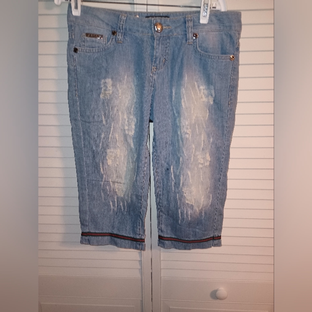 Itierre Gucci Distressed Demin Jean Capris Size 30 (Made in Italy)